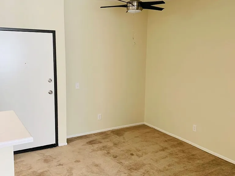 Lassen Apartments — Photo 10