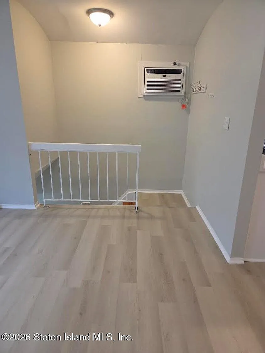 2 bed, 1.0 bath, 1800 sqft, $2,350 — Photo 4