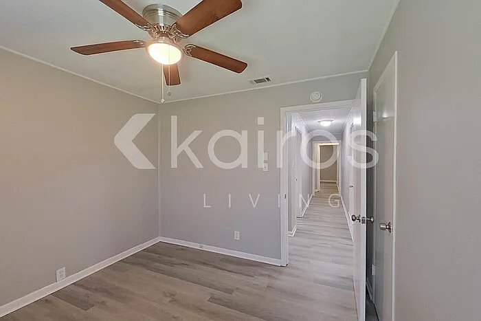 111 Evelyn St — Photo 19