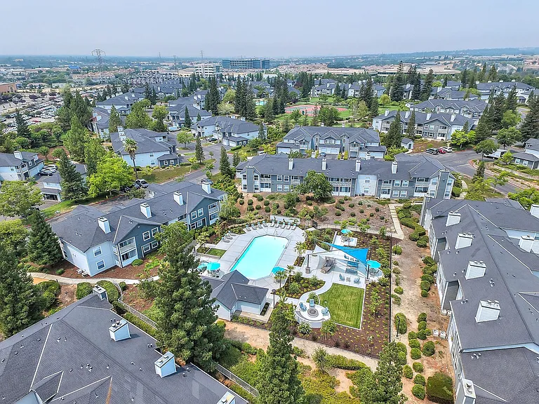 Rosemeade at Olympus Pointe — Photo 6