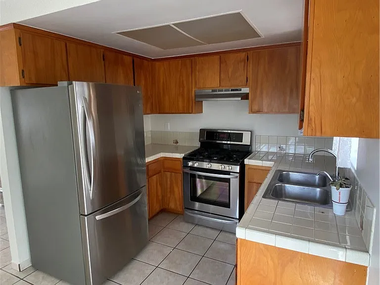 1518 Norman Pl — Photo 4