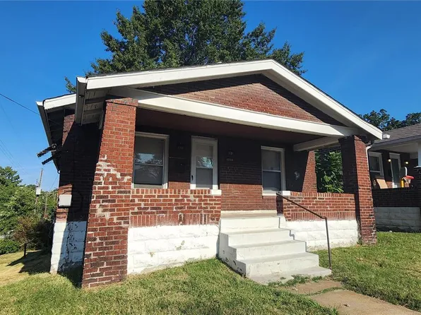 3501 East Pl, Saint Louis, MO 63121