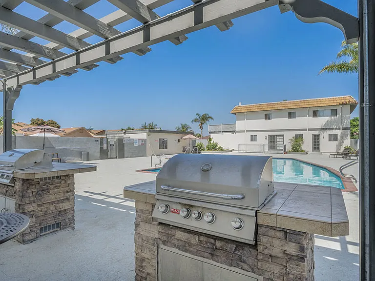 Ocean Villas Apartments — Photo 3