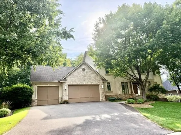 14817 Summit Oaks Dr, Burnsville, MN 55337