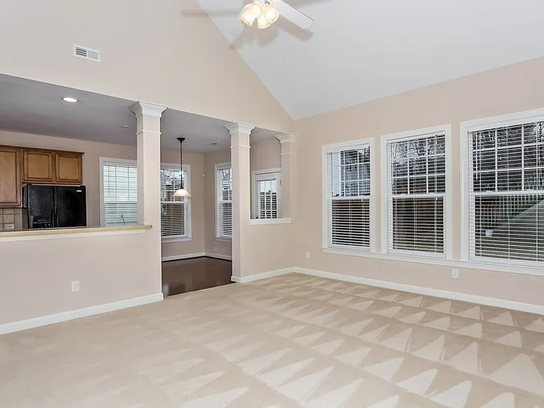 8907 Arbor Creek Dr — Photo 2