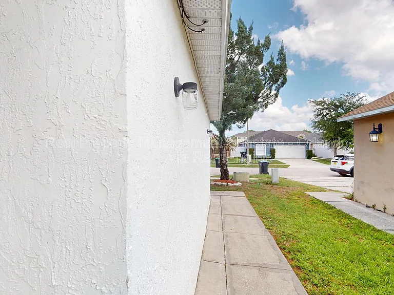 654 Caladesi Trl — Photo 3