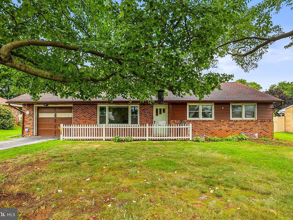 1st image of 80 Cottage Dr