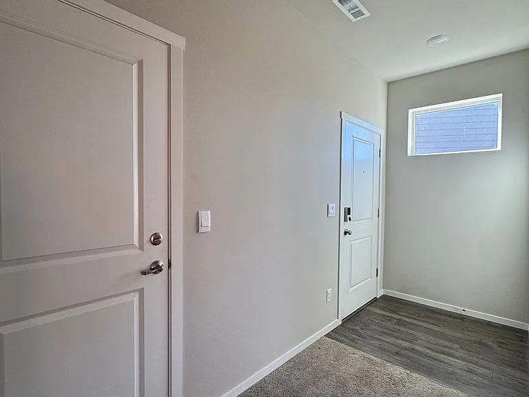 1312 Morgan Ct — Photo 4
