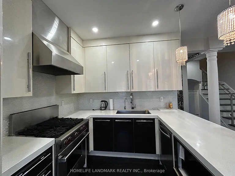 3484 Eglinton Ave W — Photo 7