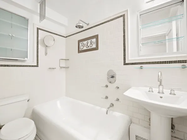 300 West 23rd Street image 4 of 4