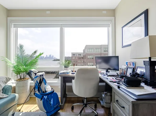 15 Somerset Lane image 2 of 31