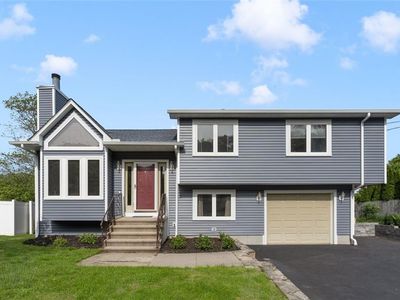 151 Mohawk Trl, Cranston, RI, 02921
