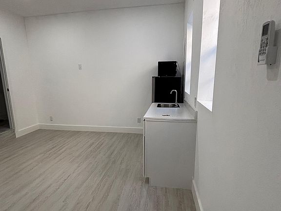 5th image of 17614 SW 134th Pl