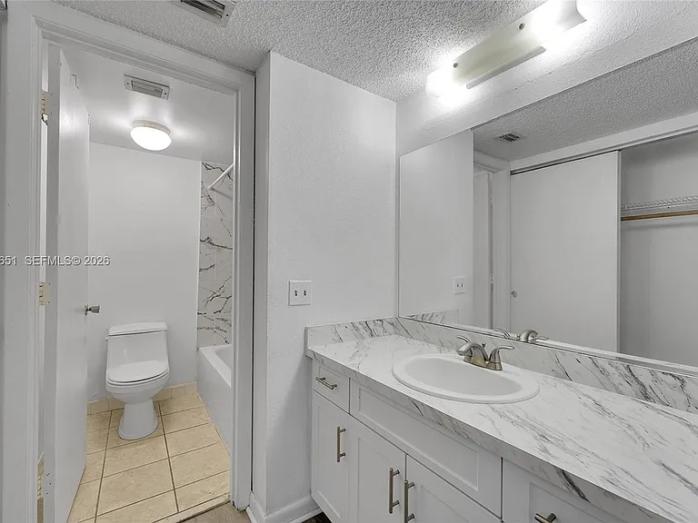 1200 NW 87th Ave #410 — Photo 24