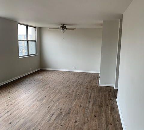 2nd image of 4300 W Ford City Dr APT 406