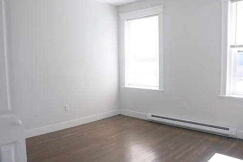 19 Queensberry St #4 Photo 1