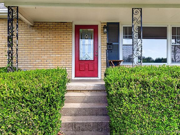 3rd image of 140 Fleetwood Pl