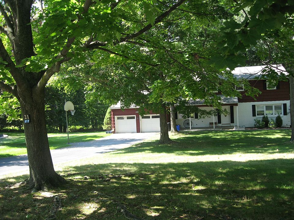 1st image of 21 Hidden Valley Dr