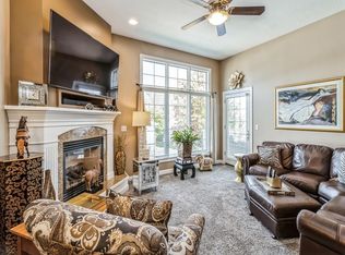1417 NW 141st St #17, Clive, IA 50325