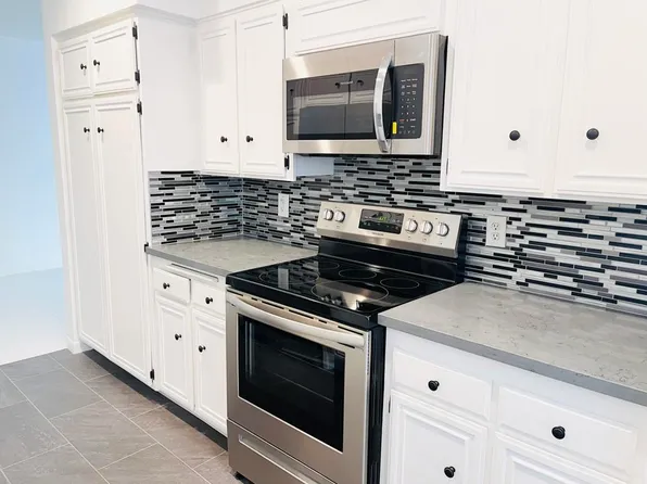 2424 E Palm Canyon Dr APT 1A, Palm Springs, CA 92264