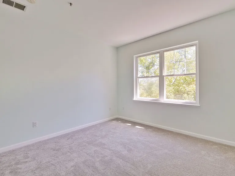 453 E Okeefe St #307 — Photo 23
