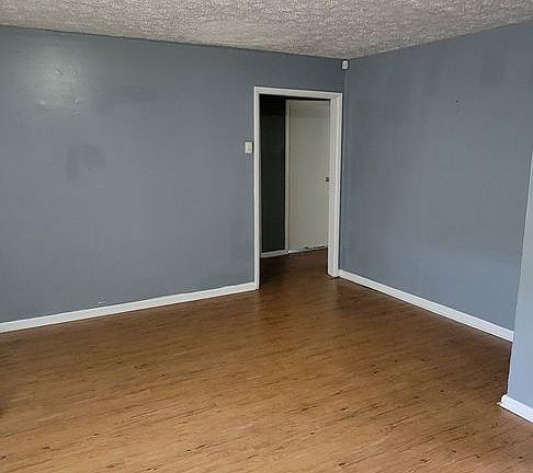 5th image of 2025 N Oxford St