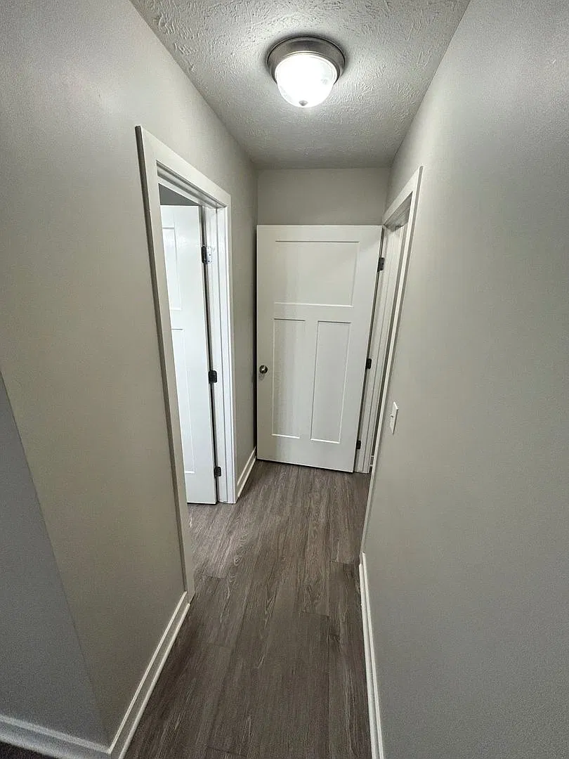 3277 Woodward Avenue SW — Photo 3