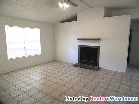2nd image of 1903 Ebony Ln