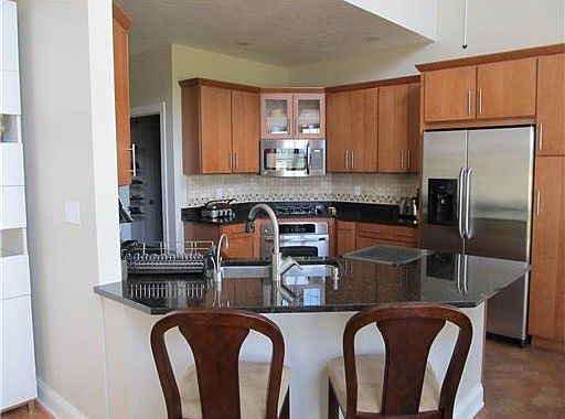 5th image of 1047 Blackthorne Dr