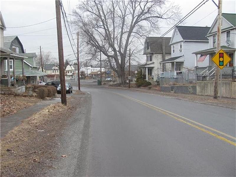 2nd image of 28 Hazleton St