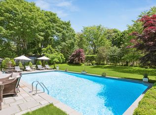 686 Hill St, Southampton, NY 11968