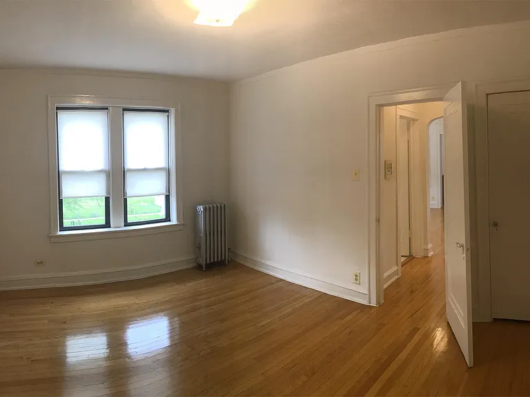 1533 W 83rd St #2 — Photo 3