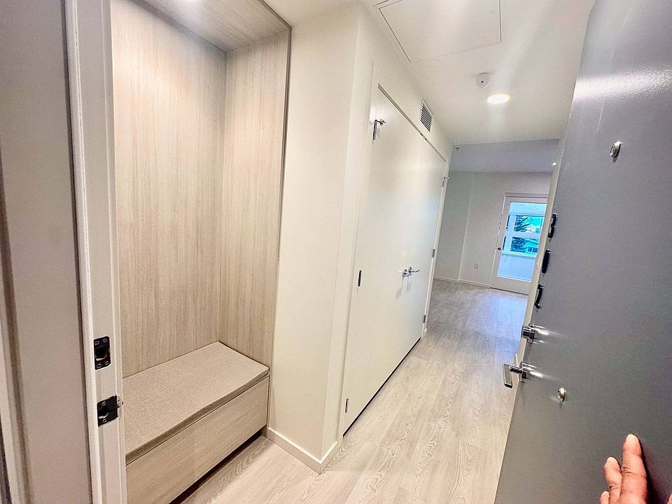 1st image of 3264 Vanness Ave #302
