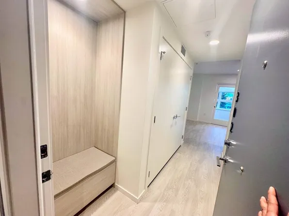 3264 Vanness Ave #302, Vancouver, BC V5R 4Z6