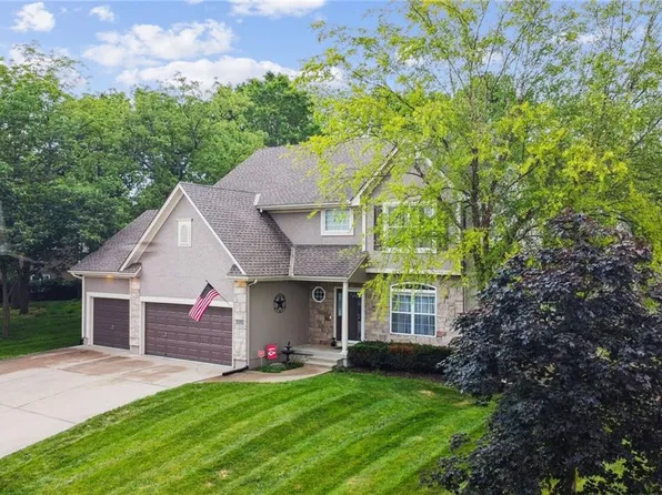 515 Brookwood Ln, Raymore, MO 64083