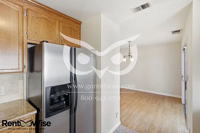 10 Arch St — Photo 14