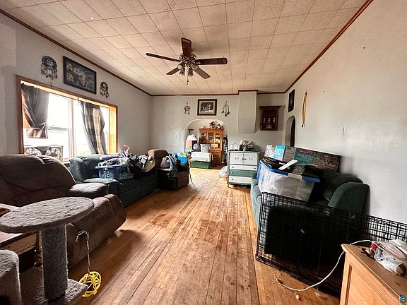 5th image of 210 N 11th Ave E