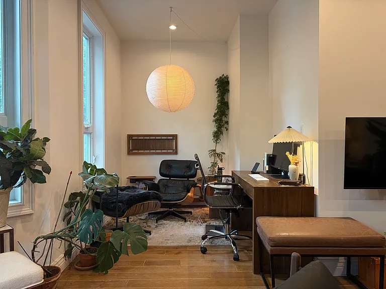 2821 N Springfield Ave #2 — Photo 4