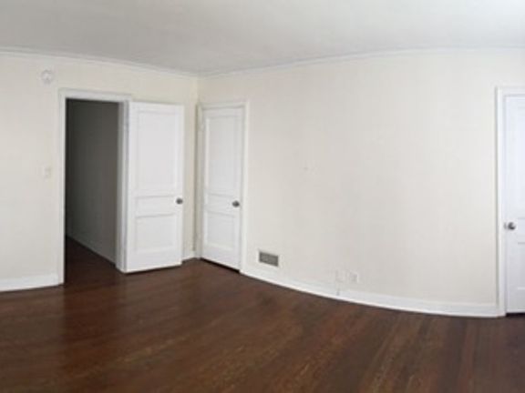 3rd image of 401 Shirley Pl APT 102