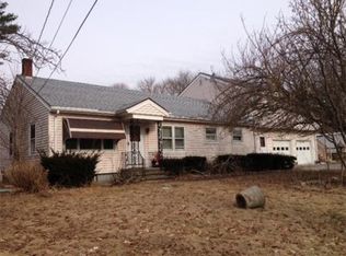 1575 County St, Somerset, MA 02726