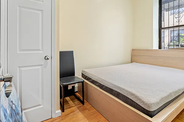 Rented by Safdie Realty Group | media 21