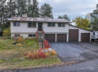 1012 Grand Fir Dr, Moscow, ID 83843