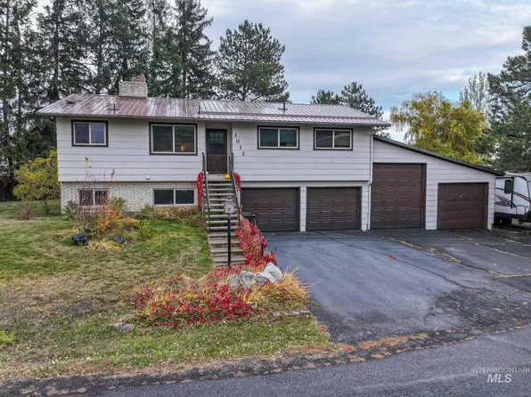 1012 Grand Fir Dr, Moscow, ID 83843