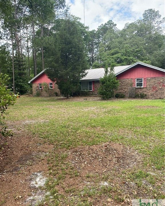 2nd image of 1101 Camellia Drive