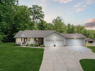 5379 Bassett Rd, Atwater, OH 44201