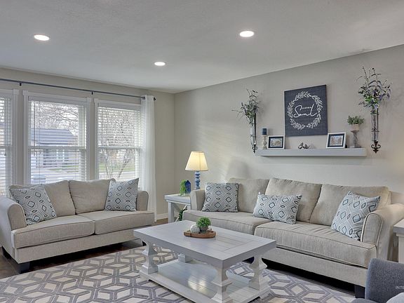 5th image of 10342 W Hinsdale Ct