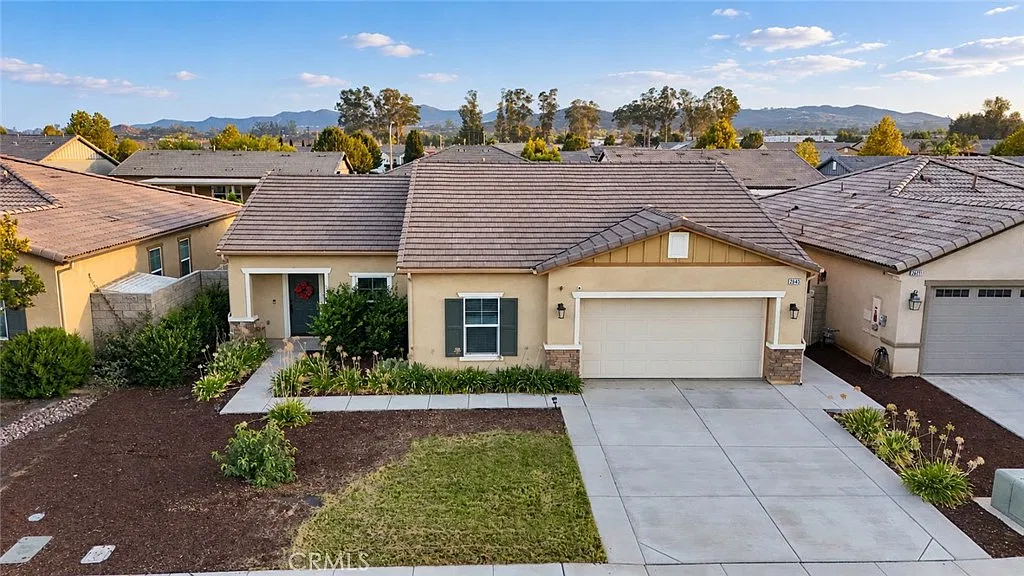 4 bed, 1575 sqft, $3,475 — Photo 1