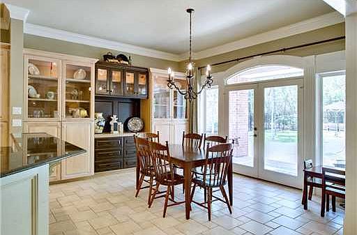 5th image of 4130 Sweetwater Dr