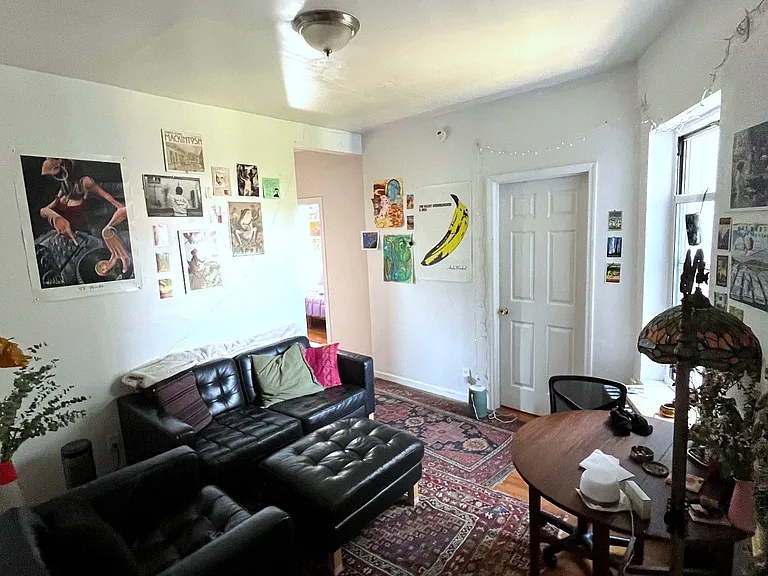 264 E 2nd St #6 — Photo 1