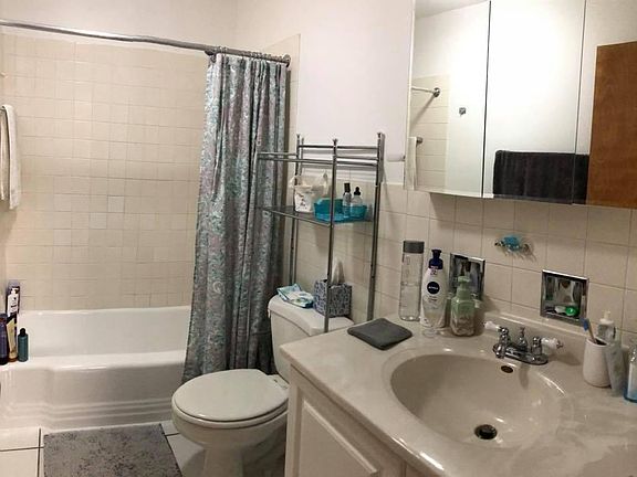 5th image of 910 Beau Dr Unit 210